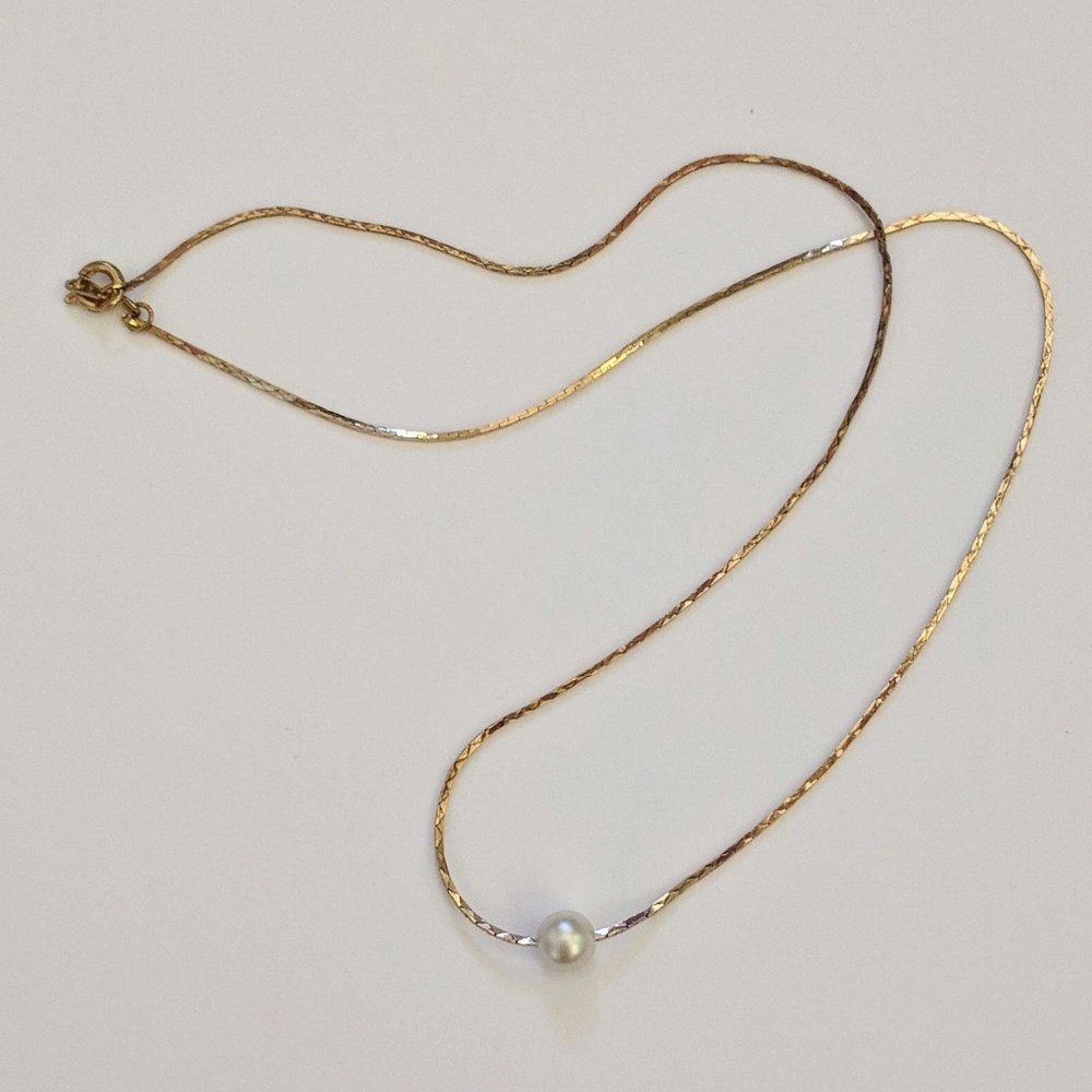 NOS NWOT Simple Pearl and Gold Necklace